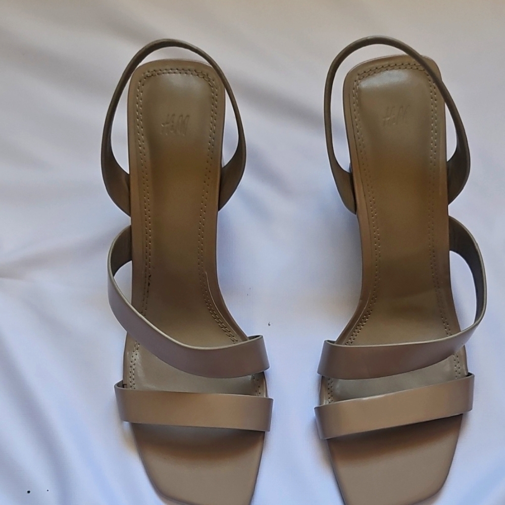 H&M Women's Beige Strappy Heels